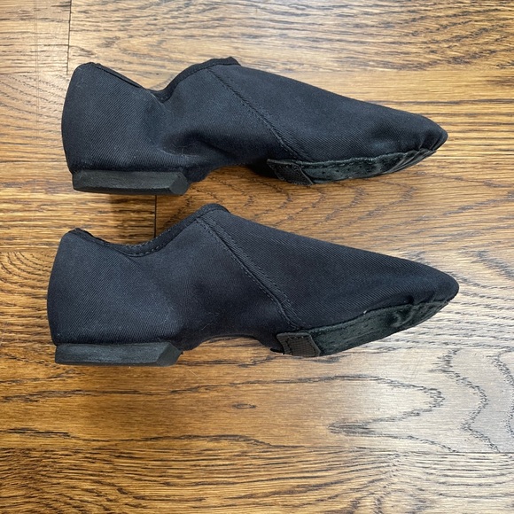 Revolution Stretch Canvas Jazz Shoes - Picture 2 of 9